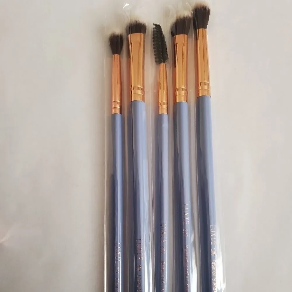 Luxie wonderlust eyeshadow brush set